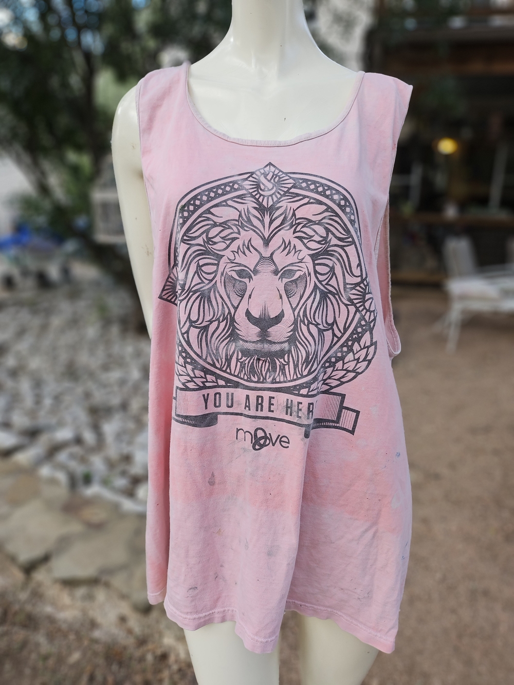 You Are Here Lion Face Move Pink Pale Paint Stained Lion Graphic Tank Top XL